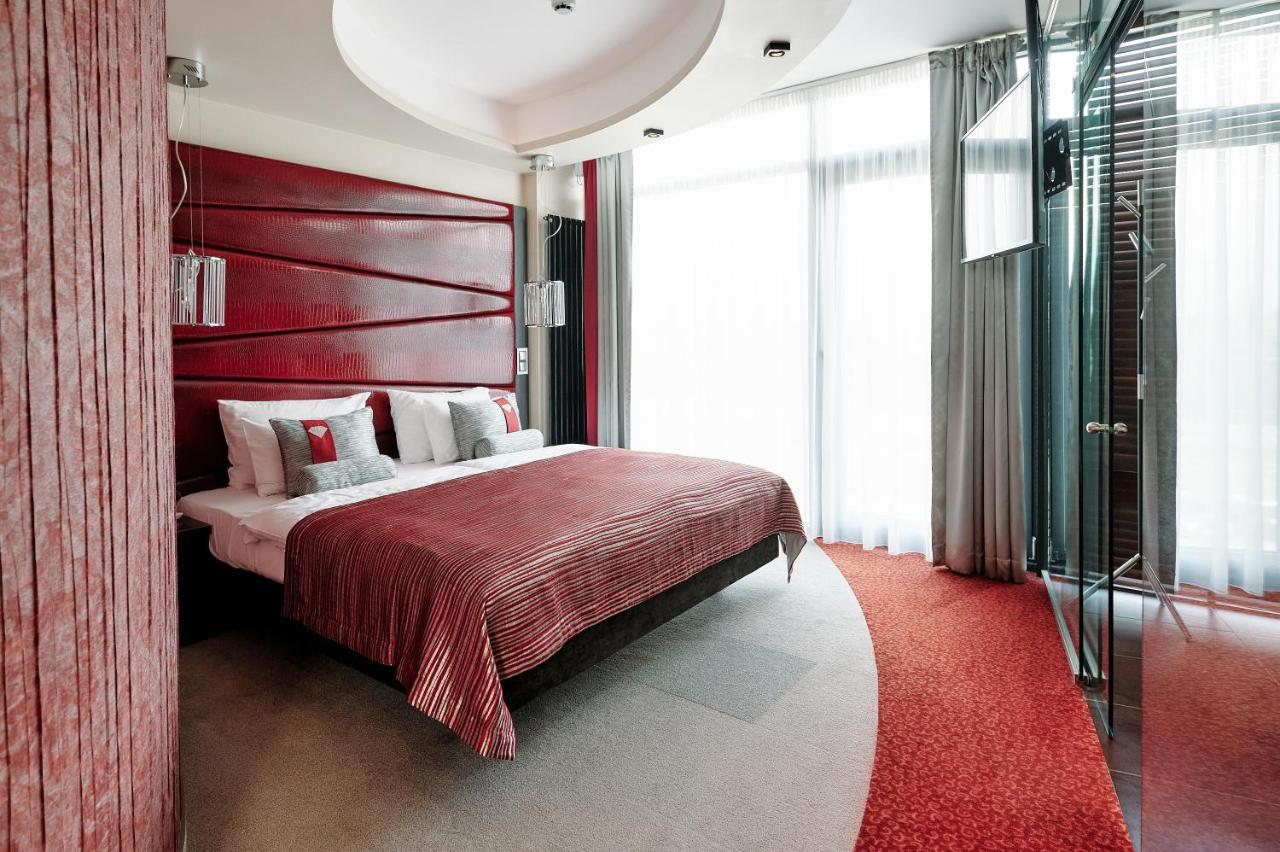 Blue Diamond Hotel Active Spa Trzebownisko المظهر الخارجي الصورة