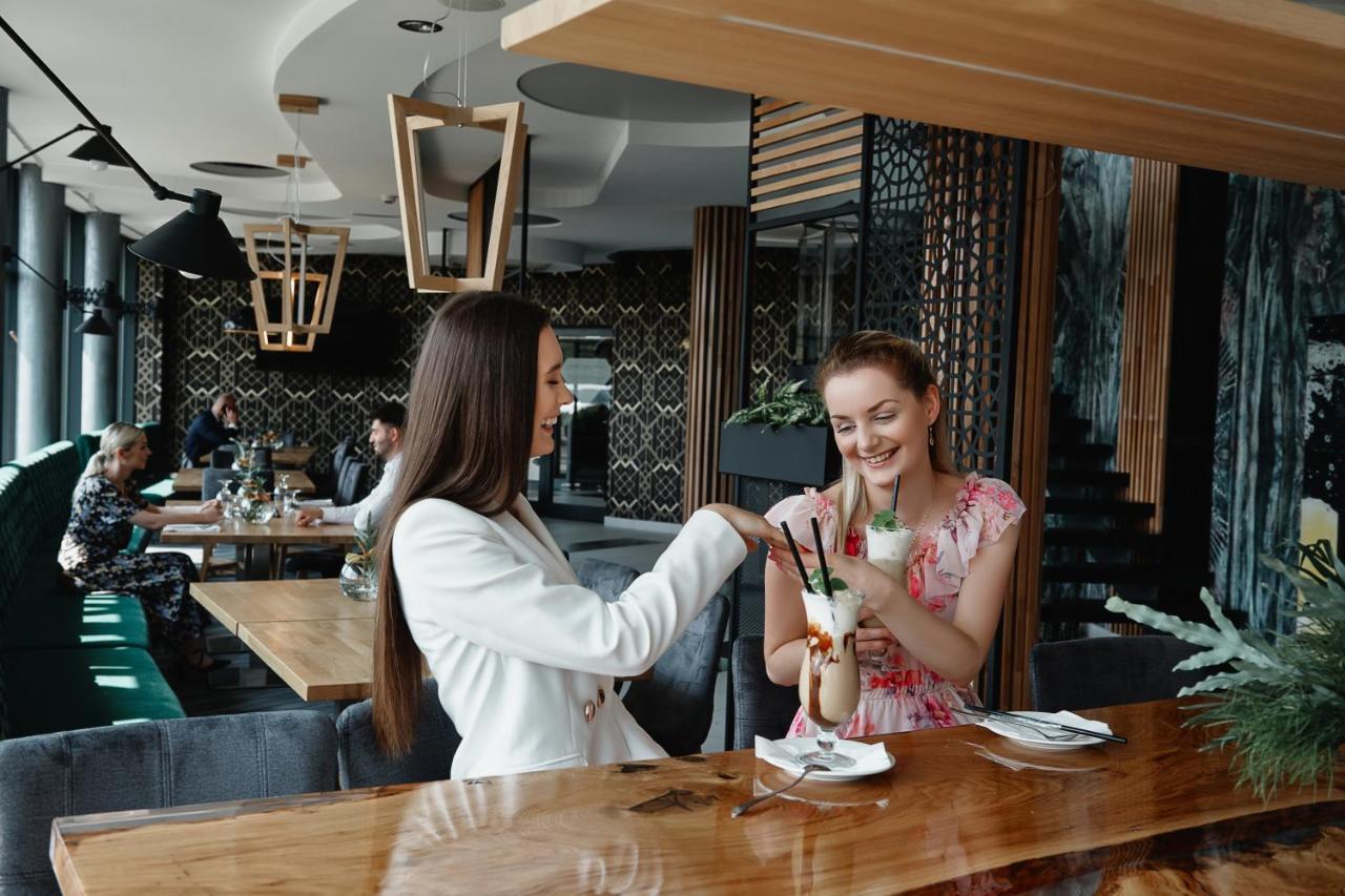 Blue Diamond Hotel Active Spa Trzebownisko المظهر الخارجي الصورة